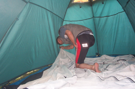 Wie das Innenzelt befestigen